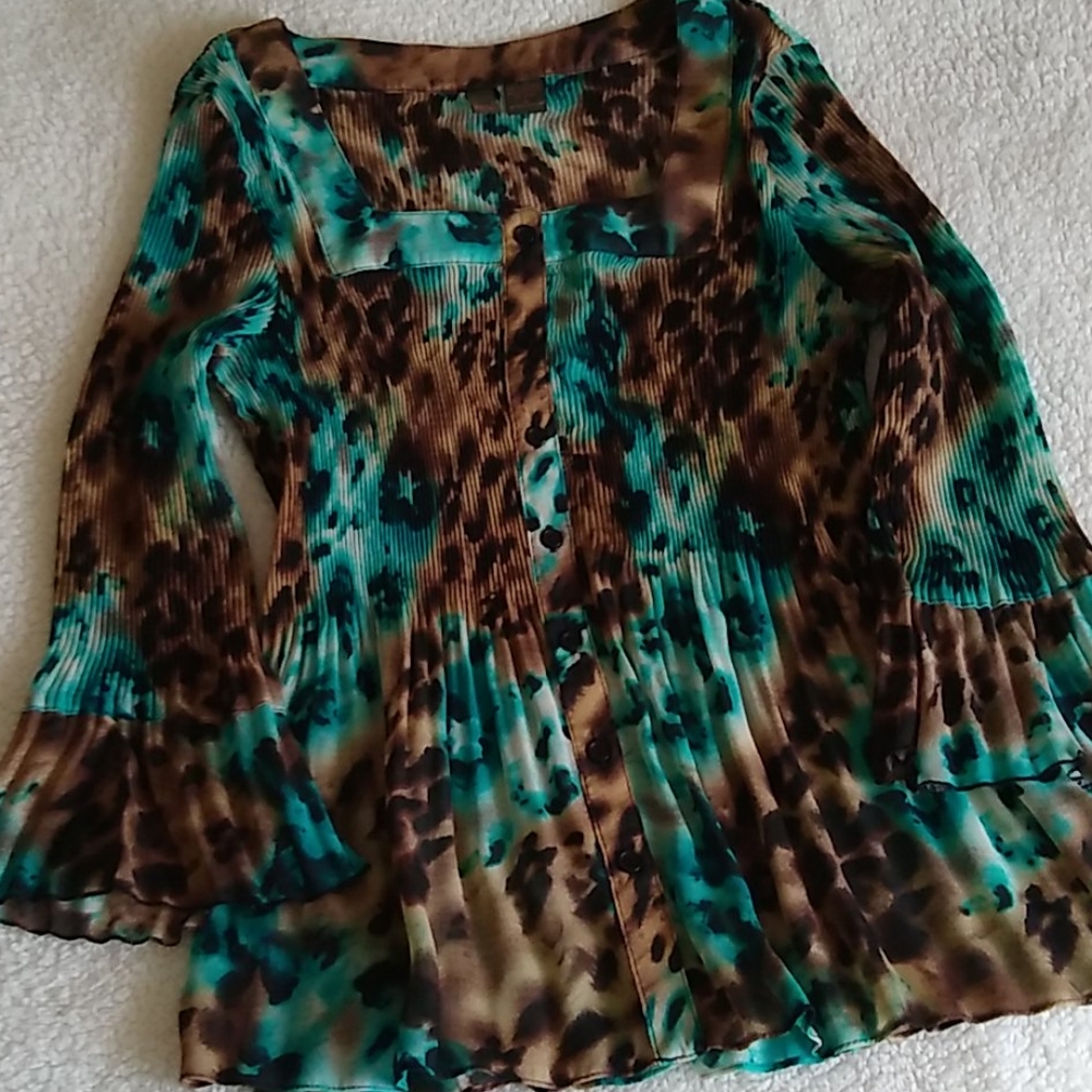 Animal Printed Button-up Blouse